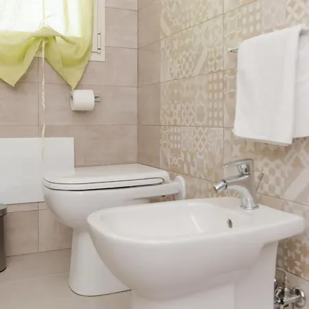 Casa Lory - Con 2 In Centro Abitato Holiday home